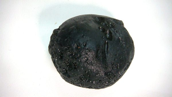 Black Tibetan Tektite Metaphysical For Sale from East Asia #72 - Image 2