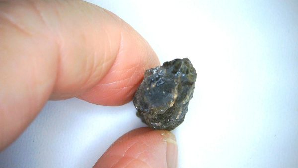Darwin Glass Tasmanian Tektite from Australia 4.0 grams #19 - Image 3