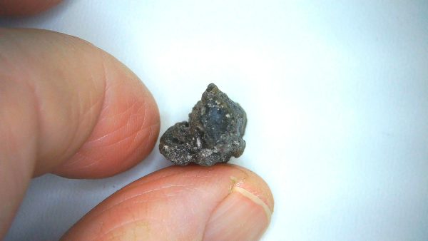 Darwin Glass Tasmanian Tektite from Australia 2.7 grams #27 - Image 3