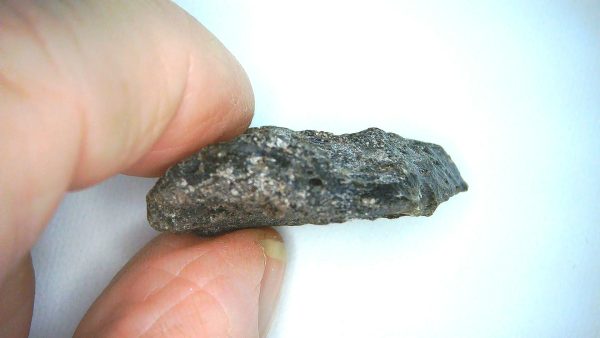 Darwin Glass Tasmanian Tektite from Australia 7.6 grams #8 - Image 3